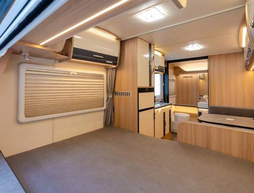 Trailer-On-Road-01--03