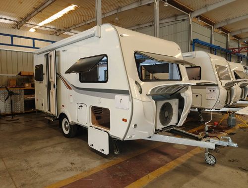 Trailer-On-Road-01--06