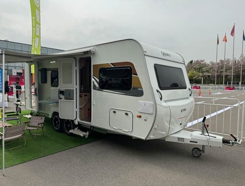 Trailer-On-Road-01--08