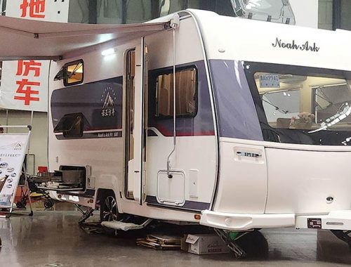 trailer-on-road-03--02