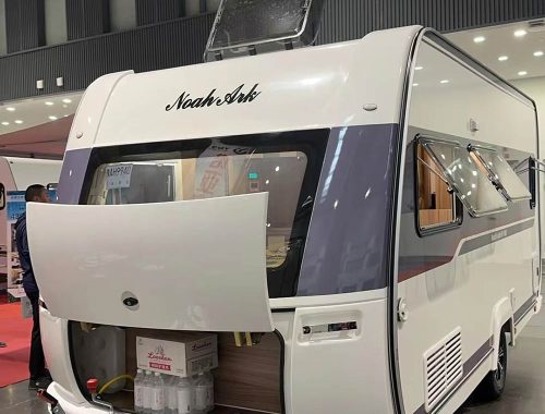 trailer-on-road-03-1